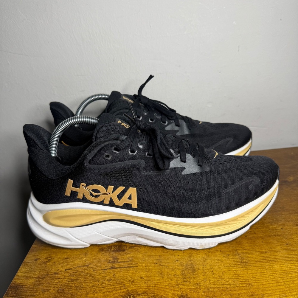 Hoka Clifton 9 Running Shoes Womens Size 10.5 B Black Gold 1127895-BGLD